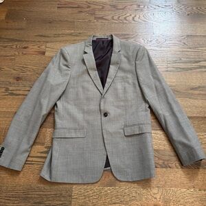 TOPMAN Men’s Slim Fit Suit – Jacket 42R & Pants 34R – Light Gray